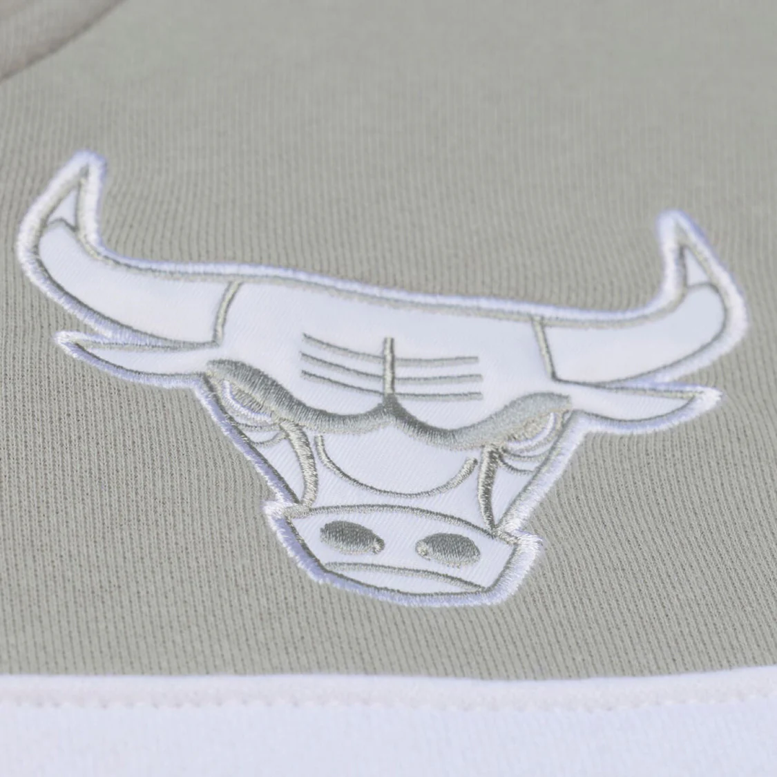 Chicago Bulls Mitchell & Ness Thunderstorm Head Coach Quarter Zip