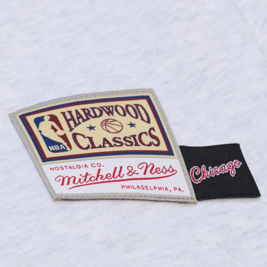 Ladies Chicago Bulls Mitchell & Ness Script Cropped T-Shirt