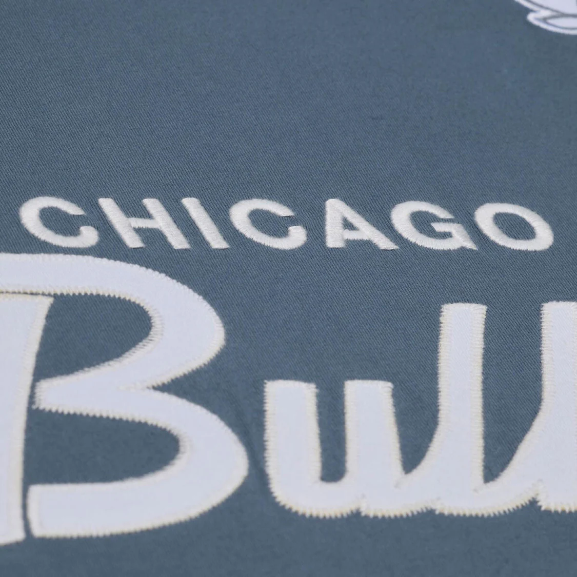 1942-chicago-bulls-mitchell-ness-thunderstorm-t-shirt-3.webp Chicago Bulls Mitchell & Ness Thunderstorm T-Shirt