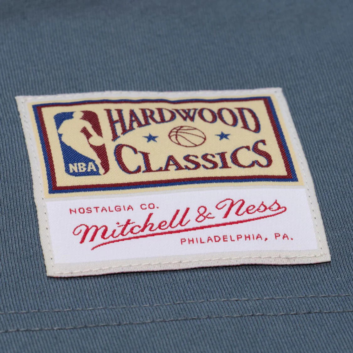 1942-chicago-bulls-mitchell-ness-thunderstorm-t-shirt-5.webp Chicago Bulls Mitchell & Ness Thunderstorm T-Shirt